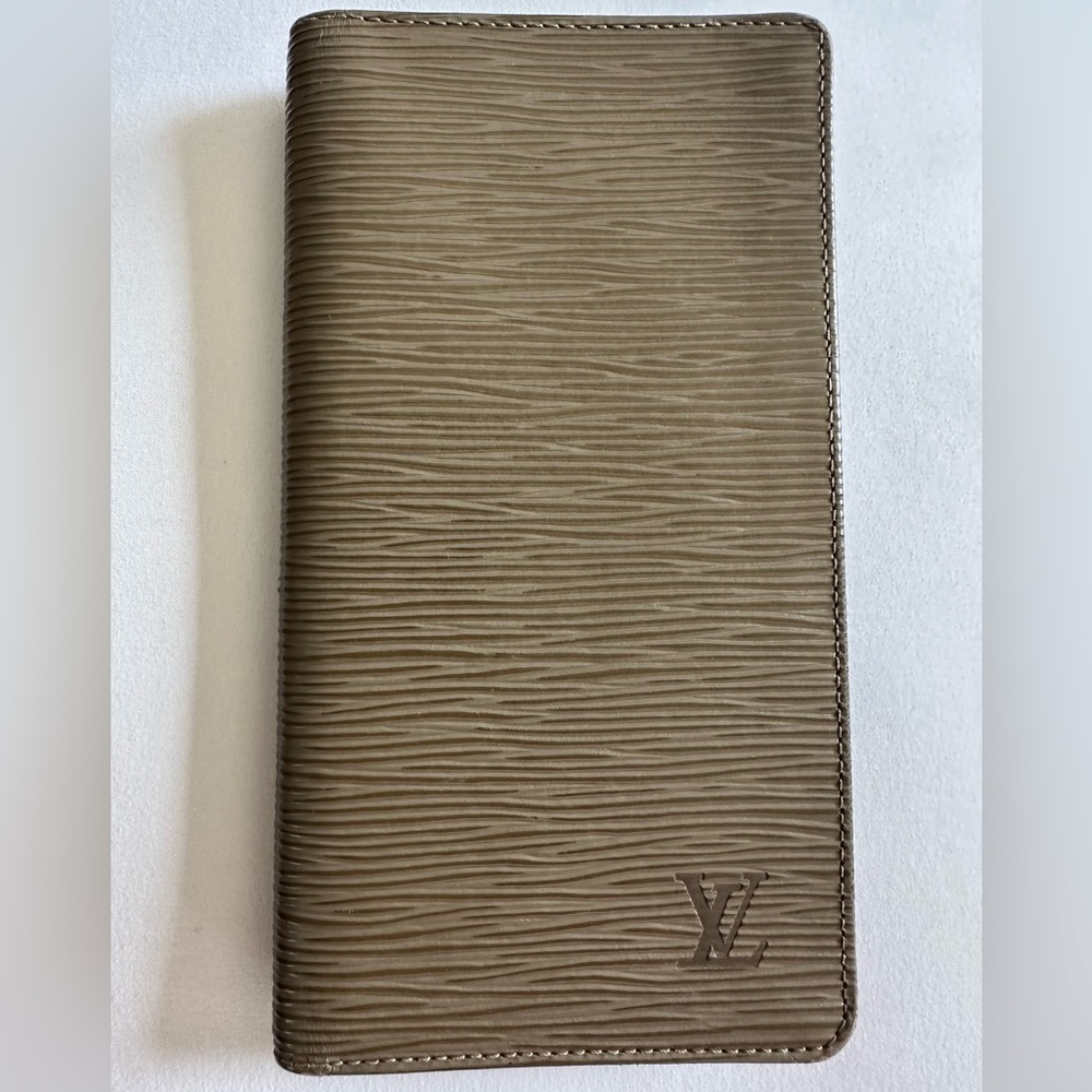 Authentic Louis Vuitton EPI Leather Porte Yen Cartes Credit Bifold Long Wallet